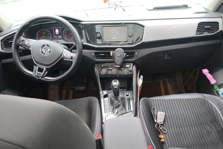 Used Volkswagen Tayron 2019 330TSI Two-Wheel Drive Luxury Model China VI Standard Center Console