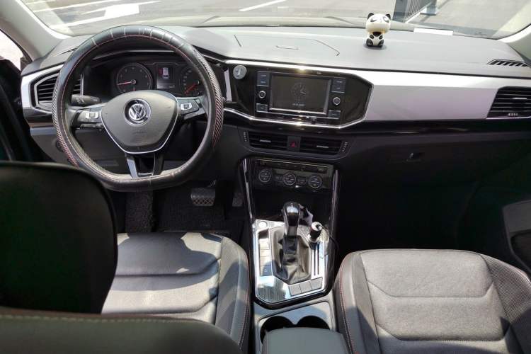 Used Volkswagen Tayron 2019 330TSI Two-Wheel Drive Luxury Model China VI Standard Center Console