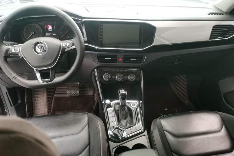 Used Volkswagen Tayron 2019 330TSI Two-Wheel-Drive Luxury Version China V Emission Standard Center Console