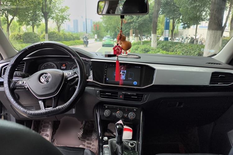 Used Volkswagen Tayron 2019 330TSI Two-Wheel Drive Luxury Model China VI Standard Center Console