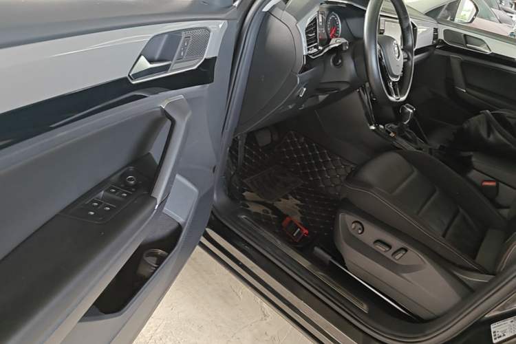 Used Volkswagen Tayron 2019 330TSI Two-Wheel Drive Luxury Model China VI Standard Driver Seat