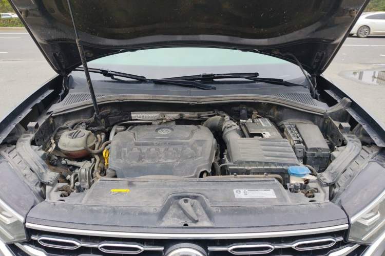 Used Volkswagen Tayron 2019 330TSI Two-Wheel Drive Luxury Model China VI Standard Engine Bay