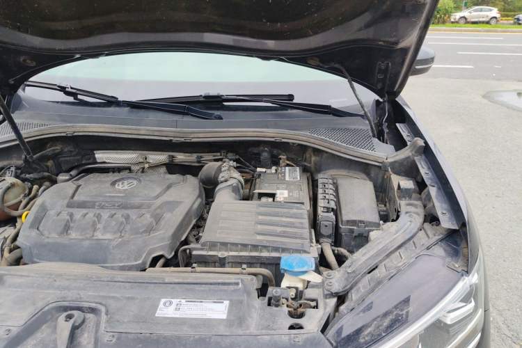 Used Volkswagen Tayron 2019 330TSI Two-Wheel Drive Luxury Model China VI Standard Engine Bay Left