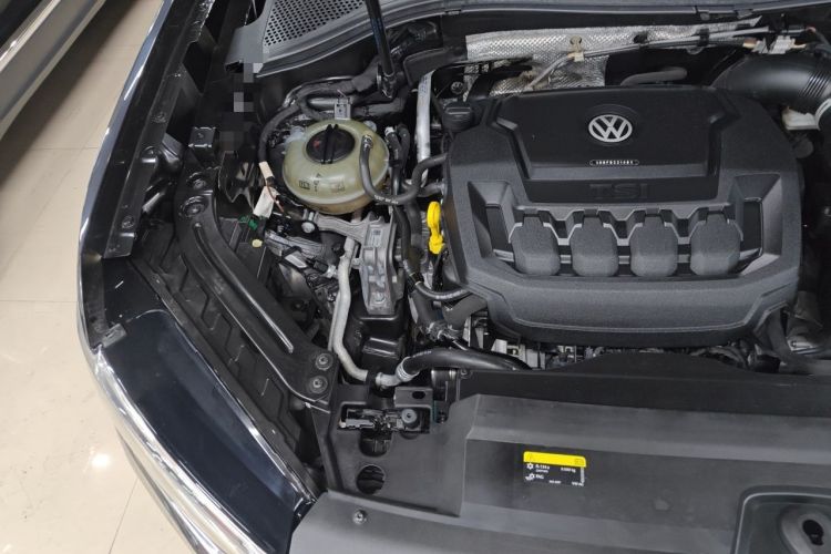 Used Volkswagen Tayron 2019 330TSI Two-Wheel-Drive Luxury Version China V Emission Standard Engine Bay Right