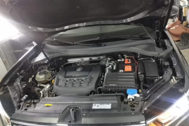 Used Volkswagen Tayron 2019 330TSI Two-Wheel Drive Luxury Model China VI Standard Engine Bay