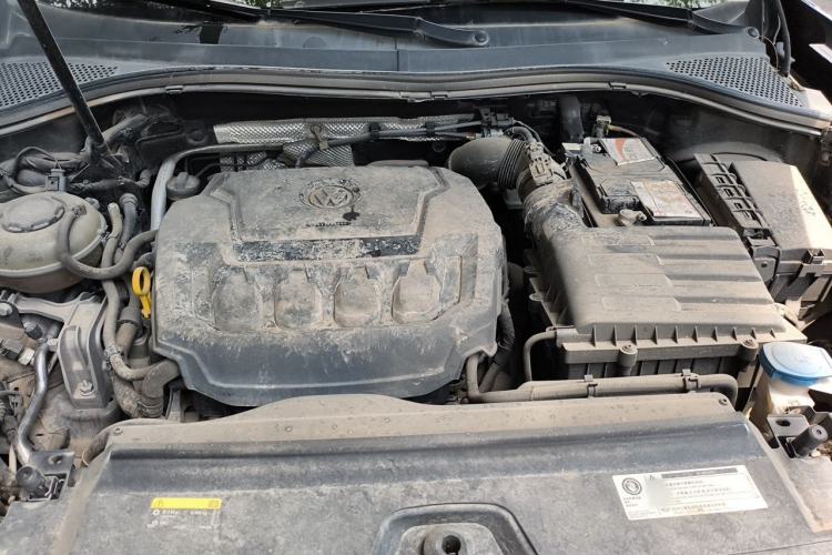 Used Volkswagen Tayron 2019 330TSI Two-Wheel Drive Luxury Model China VI Standard Engine Bay