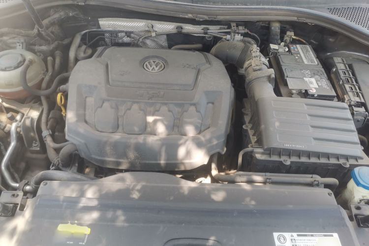 Used Volkswagen Tayron 2019 330TSI Two-Wheel Drive Luxury Model China VI Standard Engine Bay
