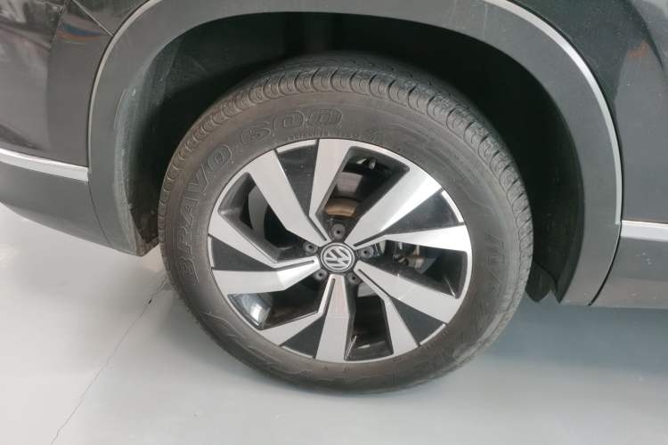 Used Volkswagen Tayron 2019 330TSI Two-Wheel-Drive Luxury Version China V Emission Standard Exterior 5