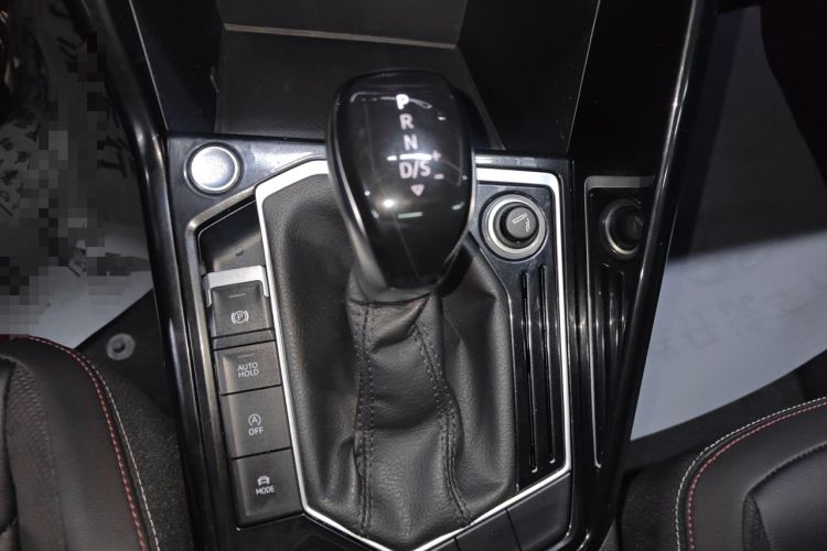 Used Volkswagen Tayron 2019 330TSI Two-Wheel-Drive Luxury Version China V Emission Standard Gear Lever