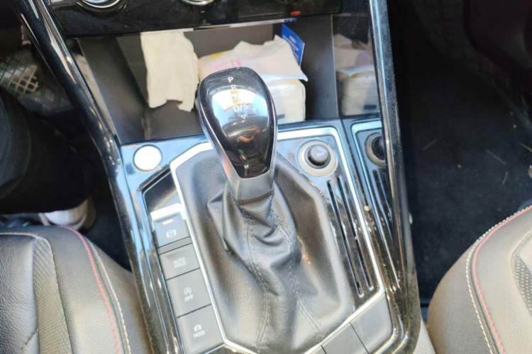 Used Volkswagen Tayron 2019 330TSI Two-Wheel Drive Luxury Model China VI Standard Gear Lever