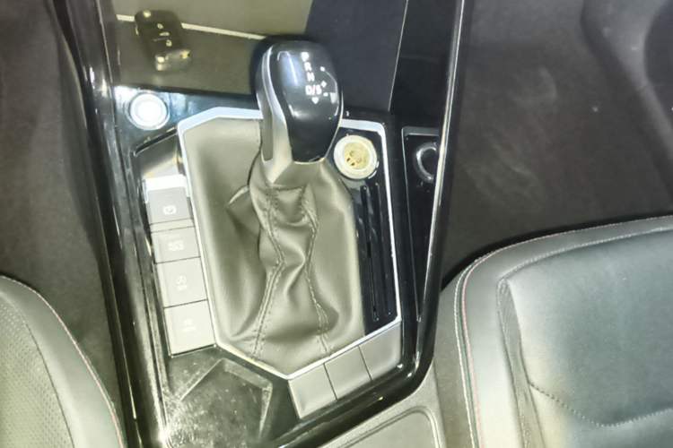 Used Volkswagen Tayron 2019 330TSI Two-Wheel Drive Luxury Model China VI Standard Gear Lever