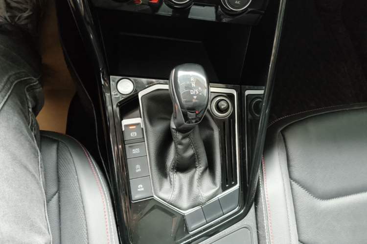Used Volkswagen Tayron 2019 330TSI Two-Wheel Drive Luxury Model China VI Standard Gear Lever