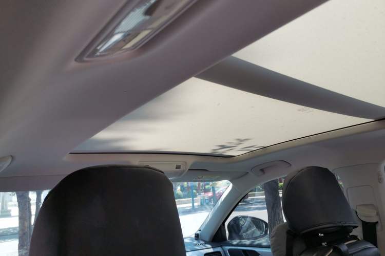 Used Volkswagen Tayron 2019 330TSI Two-Wheel Drive Luxury Model China VI Standard Headliner