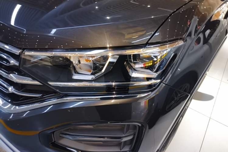 Used Volkswagen Tayron 2019 Teramont Edition 280TSI Two-Wheel Drive Luxury Model China VI Standard Left Front Headlight