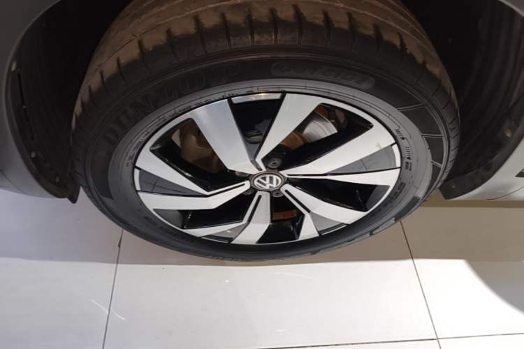 Used Volkswagen Tayron 2019 Teramont Edition 280TSI Two-Wheel Drive Luxury Model China VI Standard Left Front Wheel Hub