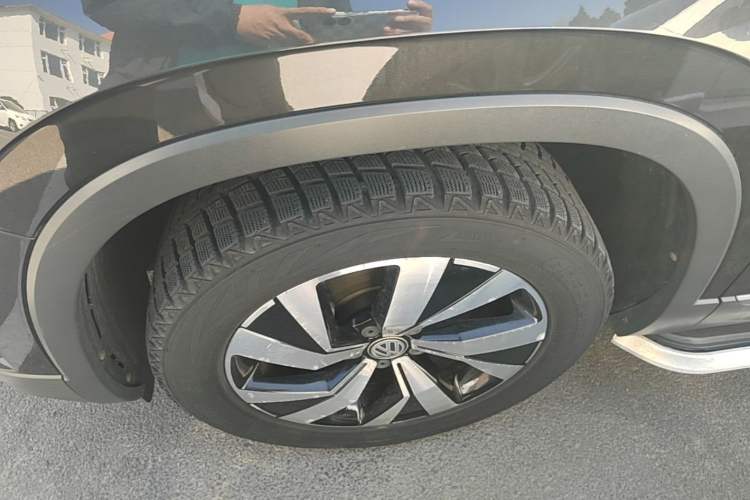 Used Volkswagen Tayron 2019 330TSI Two-Wheel Drive Luxury Model China VI Standard Left Front Wheel Hub