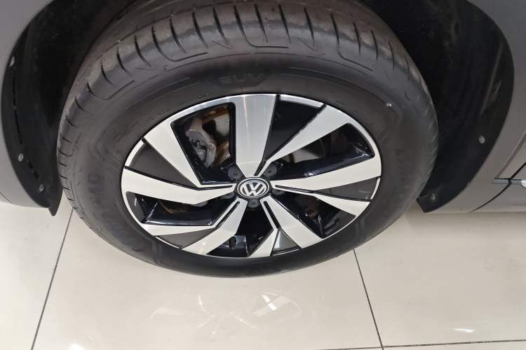 Used Volkswagen Tayron 2019 330TSI Two-Wheel-Drive Luxury Version China V Emission Standard Left Front Wheel Hub