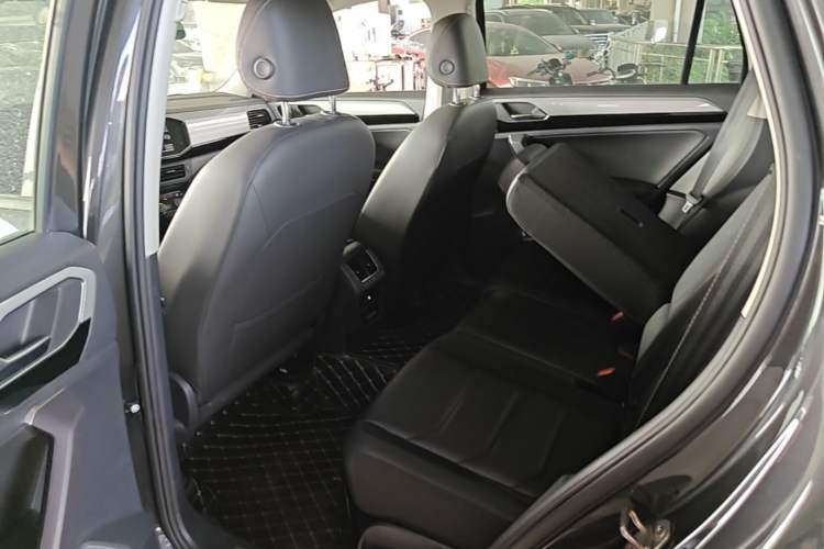 Used Volkswagen Tayron 2019 330TSI Two-Wheel Drive Luxury Model China VI Standard Left Rear Seat