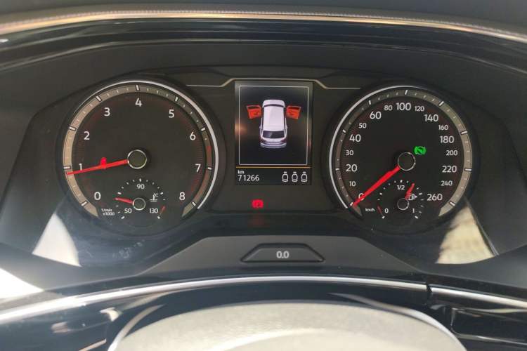 Used Volkswagen Tayron 2019 330TSI Two-Wheel Drive Luxury Model China VI Standard Odometer Close Up