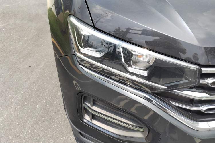 Used Volkswagen Tayron 2019 330TSI Two-Wheel Drive Luxury Model China VI Standard Right Front Headlight
