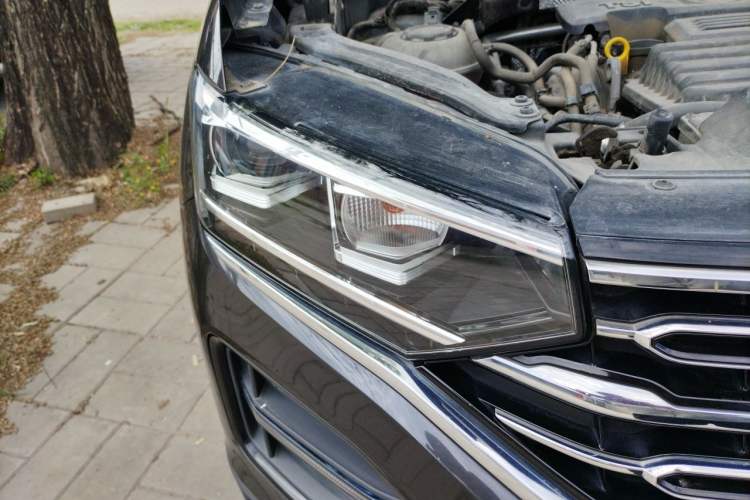 Used Volkswagen Tayron 2019 Teramont Edition 280TSI Two-Wheel Drive Luxury Model China VI Standard Right Front Headlight