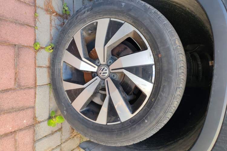Used Volkswagen Tayron 2019 330TSI Two-Wheel Drive Luxury Model China VI Standard Right Front Wheel Hub