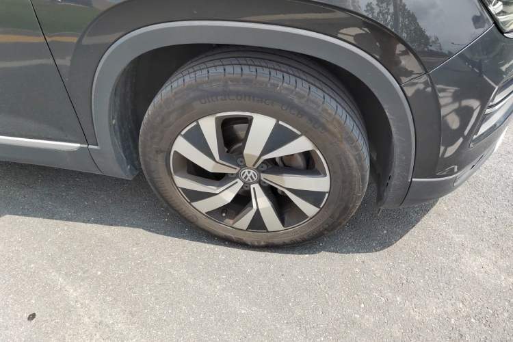 Used Volkswagen Tayron 2019 330TSI Two-Wheel Drive Luxury Model China VI Standard Right Front Wheel Hub