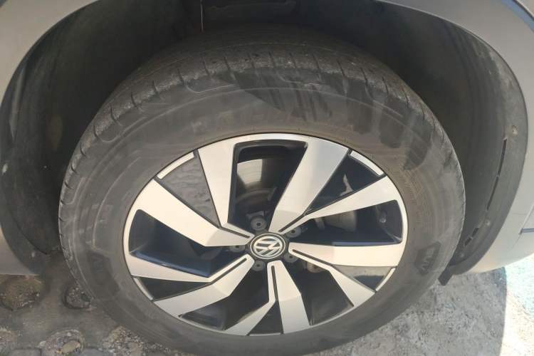 Used Volkswagen Tayron 2019 330TSI Two-Wheel Drive Luxury Model China VI Standard Right Front Wheel Hub