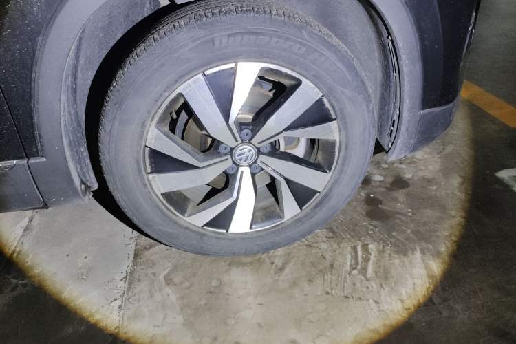 Used Volkswagen Tayron 2019 330TSI Two-Wheel Drive Luxury Model China VI Standard Right Front Wheel Hub