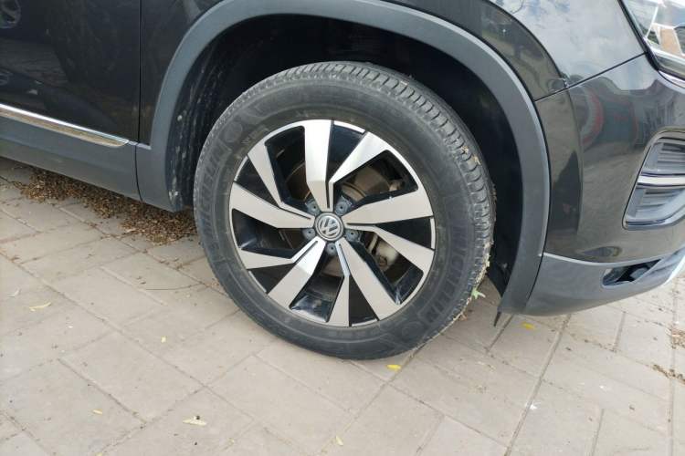 Used Volkswagen Tayron 2019 Teramont Edition 280TSI Two-Wheel Drive Luxury Model China VI Standard Right Front Wheel Hub