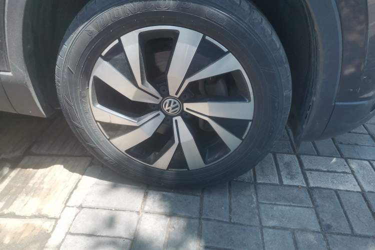 Used Volkswagen Tayron 2019 330TSI Two-Wheel Drive Luxury Model China VI Standard Right Front Wheel Hub