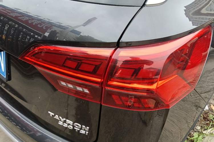 Used Volkswagen Tayron 2019 330TSI Two-Wheel Drive Luxury Model China VI Standard Right Rear Taillight