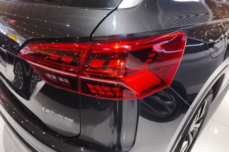 Used Volkswagen Tayron 2019 Teramont Edition 280TSI Two-Wheel Drive Luxury Model China VI Standard Right Rear Taillight