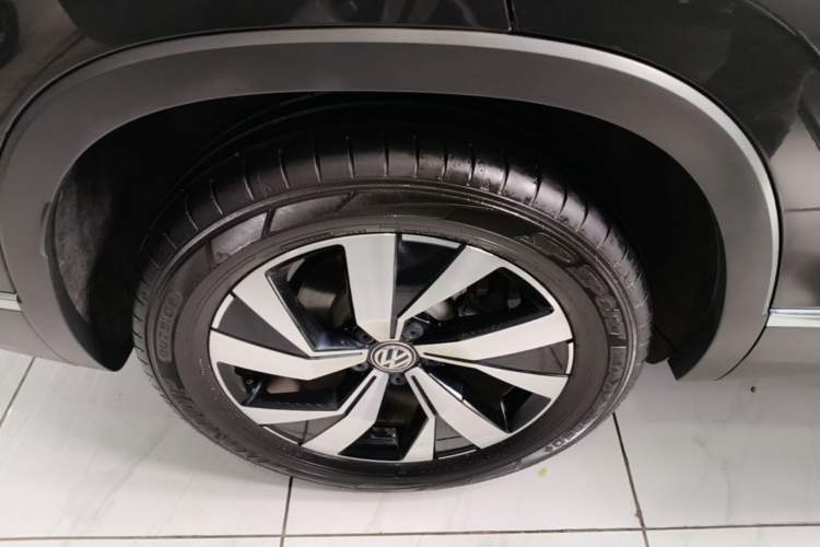 Used Volkswagen Tayron 2019 330TSI Two-Wheel Drive Luxury Model China VI Standard Right Rear Wheel Hub