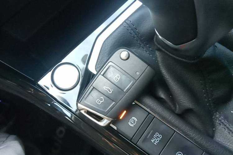 Used Volkswagen Tayron 2019 330TSI Two-Wheel Drive Luxury Model China VI Standard Vehicle Key