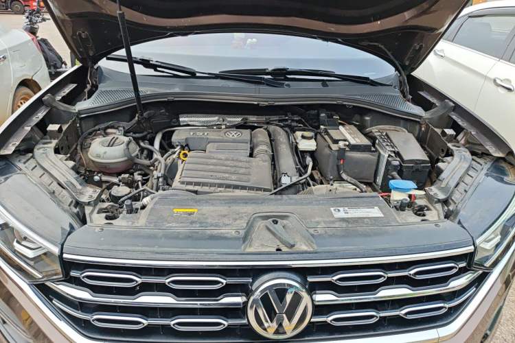 Used Volkswagen Tayron 2019 Teramont Edition 280TSI Two-Wheel Drive Luxury Model China VI Standard Engine Bay