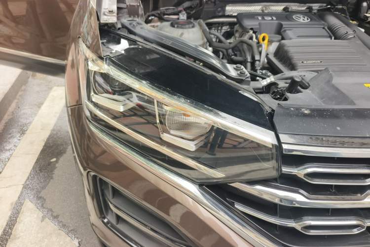 Used Volkswagen Tayron 2019 Teramont Edition 280TSI Two-Wheel Drive Luxury Model China VI Standard Right Front Headlight
