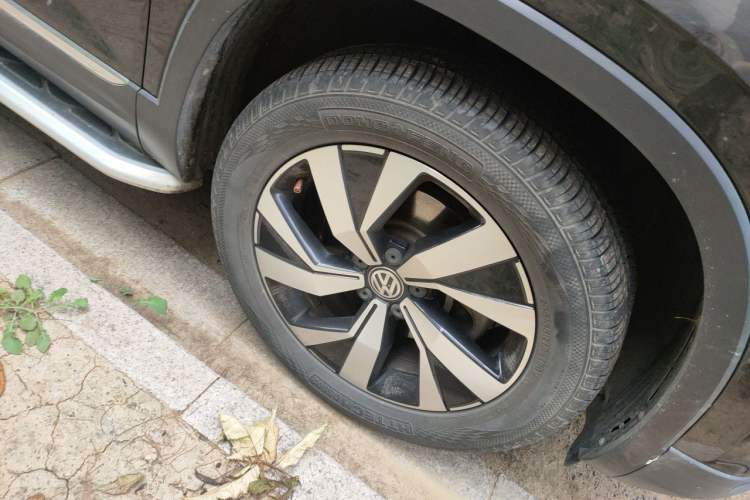 Used Volkswagen Tayron 2019 330TSI Two-Wheel Drive Luxury Model China VI Standard Right Front Wheel Hub