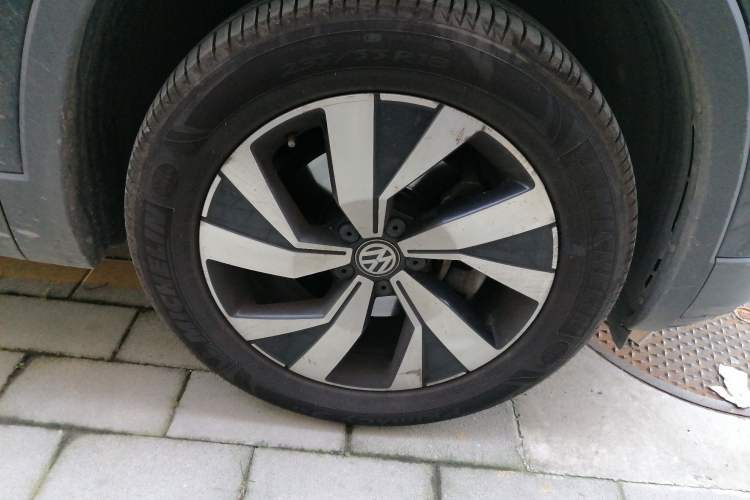 Used Volkswagen Tayron 2019 330TSI Four-Wheel Drive Luxury Version China VI Standard Right Front Wheel Hub
