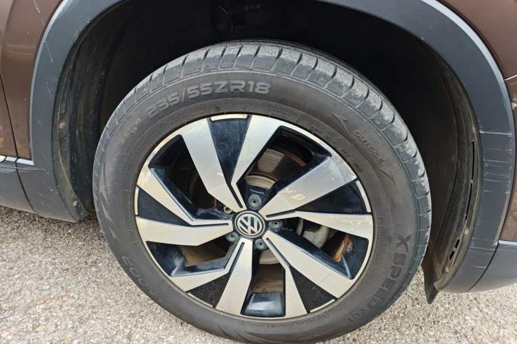 Used Volkswagen Tayron 2019 Teramont Edition 280TSI Two-Wheel Drive Luxury Model China VI Standard Right Front Wheel Hub