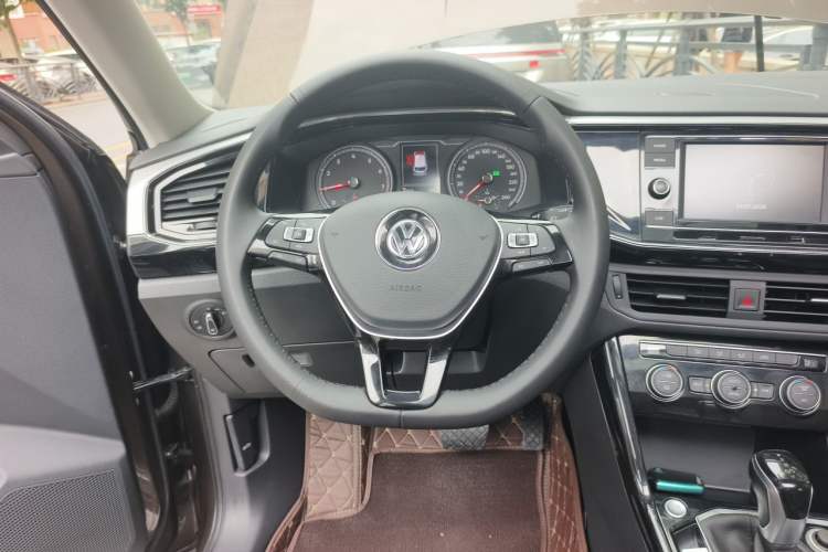 Used Volkswagen Tayron 2019 Teramont Edition 280TSI Two-Wheel Drive Luxury Model China VI Standard Steering Wheel