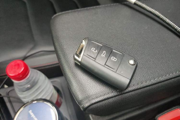 Used Volkswagen Tayron 2019 330TSI Two-Wheel Drive Luxury Model China VI Standard Vehicle Key