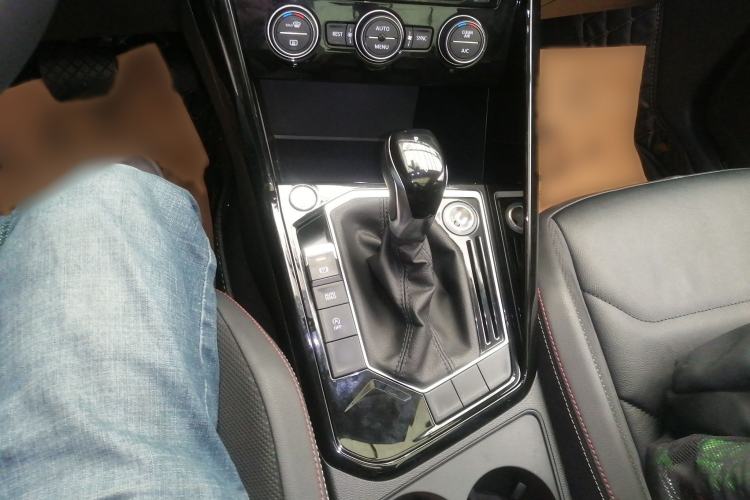 Used Volkswagen Tayron 2019 330TSI Two-Wheel-Drive Luxury Version China V Emission Standard Gear Lever