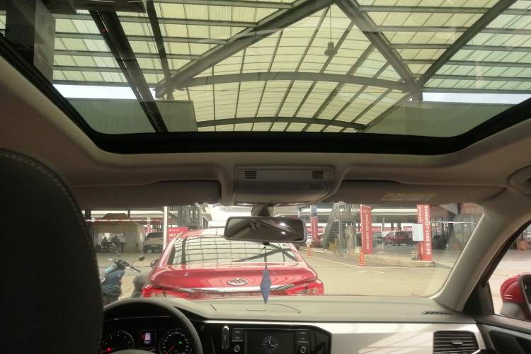 Used Volkswagen Tayron 2019 330TSI Two-Wheel-Drive Luxury Version China V Emission Standard Headliner