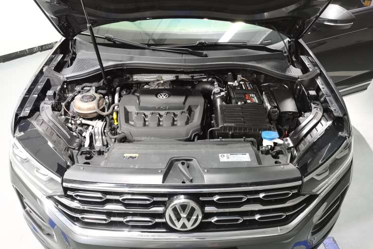 Used Volkswagen Tayron 2019 330TSI Two-Wheel Drive Luxury Model China VI Standard Engine Bay