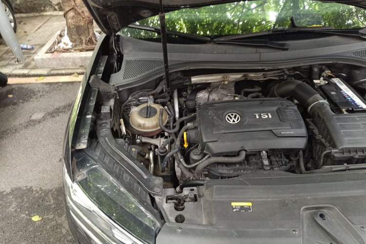 Used Volkswagen Tayron 2019 380TSI Four-Wheel Drive Flagship Model China VI Standard Engine Bay Right