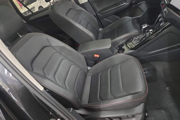 Used Volkswagen Tayron 2019 Teramont Edition 280TSI Two-Wheel Drive Luxury Model China VI Standard Right Front Seat