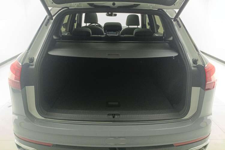 Used Volkswagen Tayron 2019 380TSI Four-Wheel Drive R-Line China VI-standard Trunk