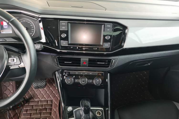 Used Volkswagen Tayron 2019 330TSI Two-Wheel Drive Luxury Model China VI Standard Audio And AC Panel