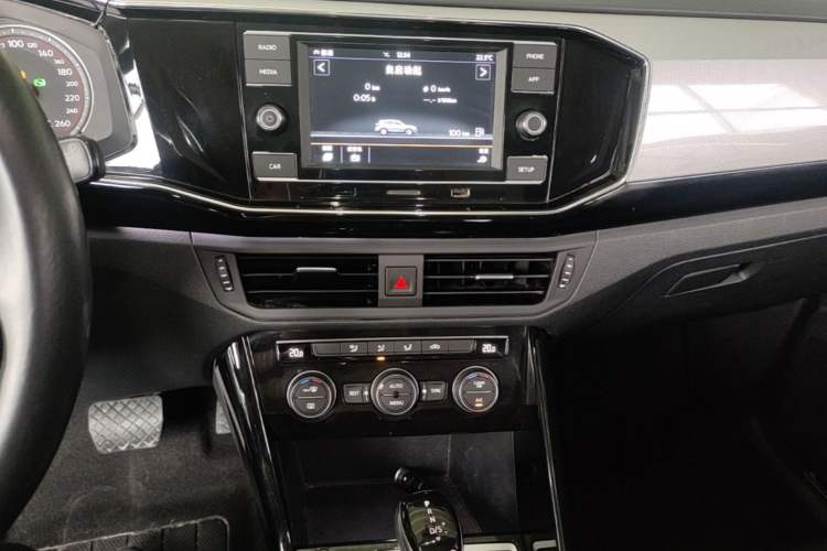 Used Volkswagen Tayron 2019 330TSI Two-Wheel Drive Luxury Model China VI Standard Audio And AC Panel